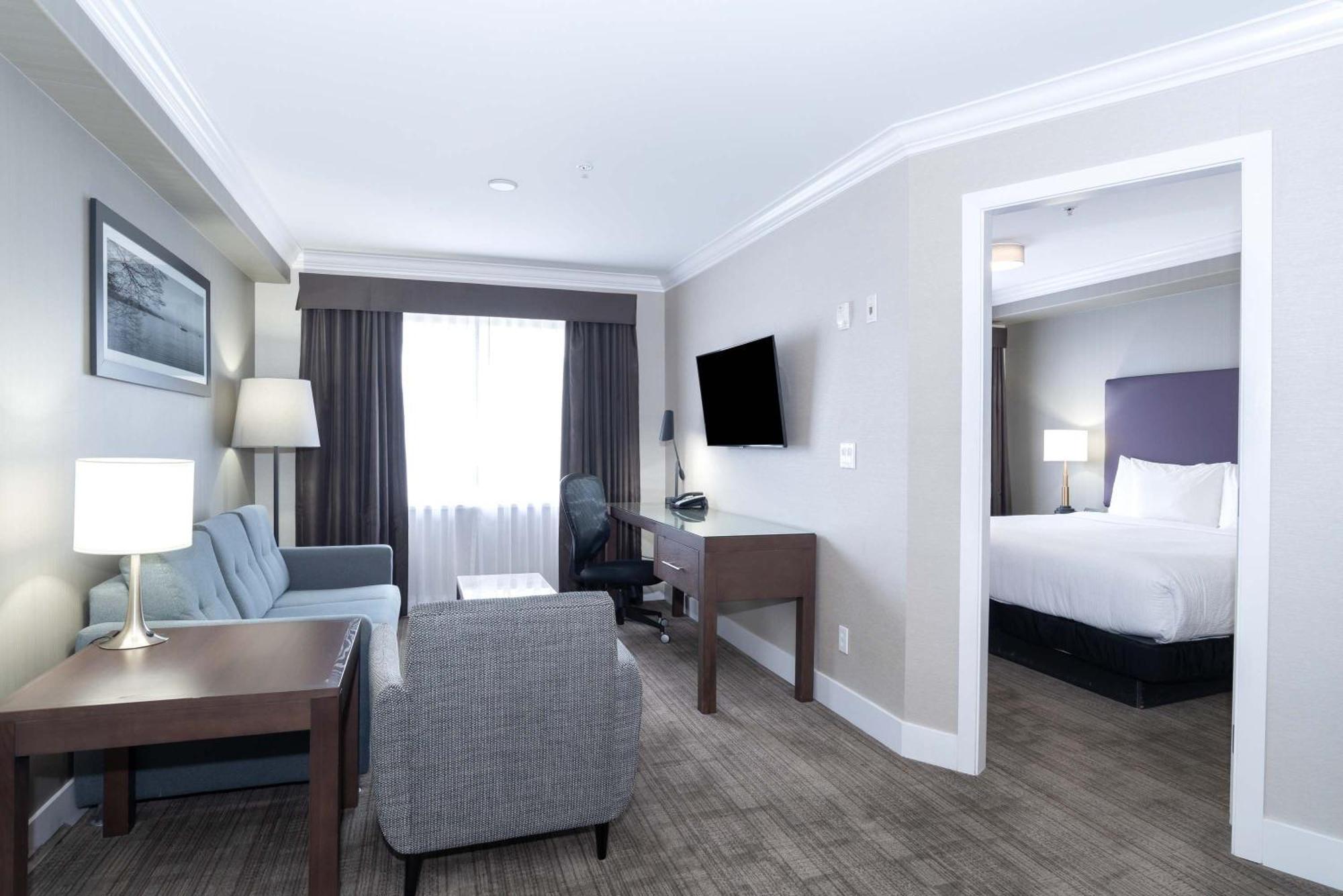 Sandman Hotel And Suites Abbotsford Exterior foto